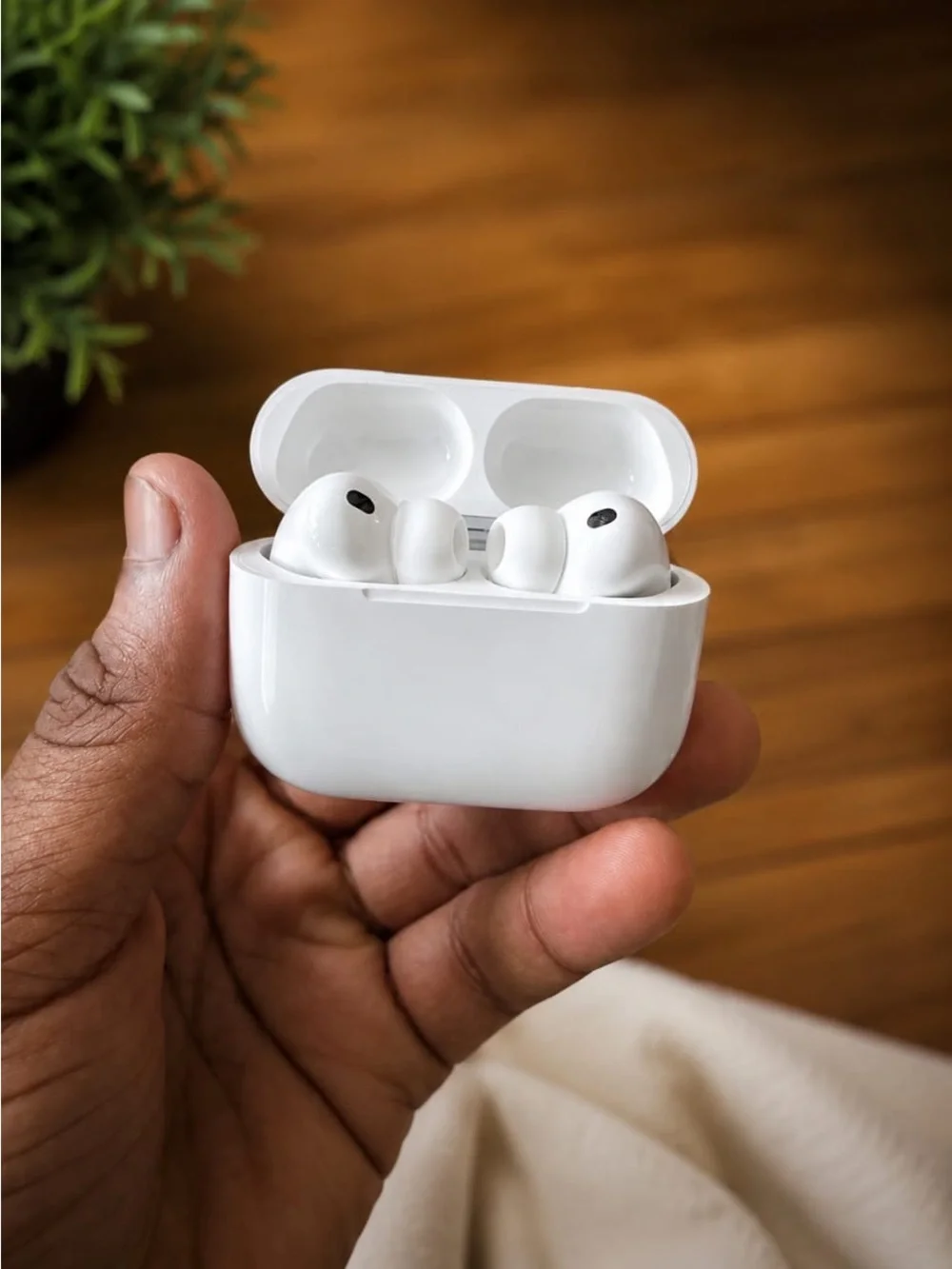 Apple White Wireless Earbuds (AirPods)